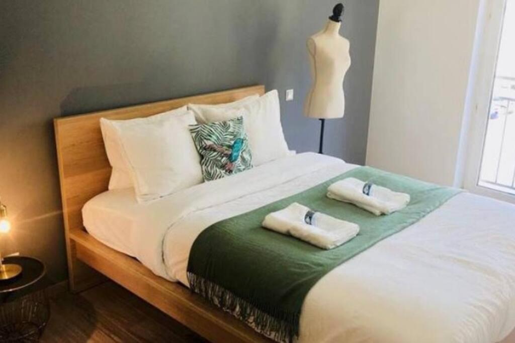 Appartamento Comfortable 2 Bedrooms Near Train Station *