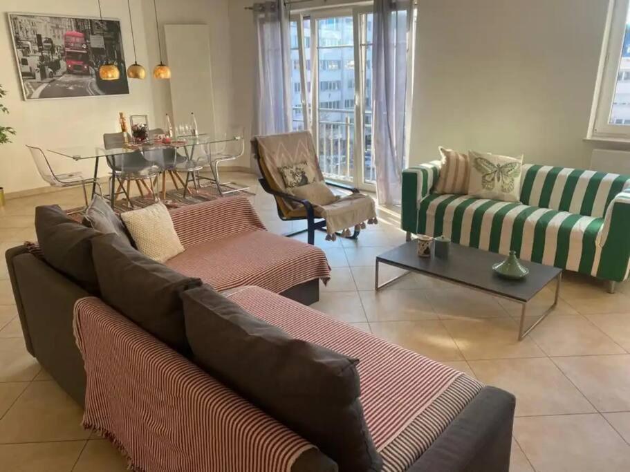 Comfortable 2 Bedrooms Near Train Station Appartamento